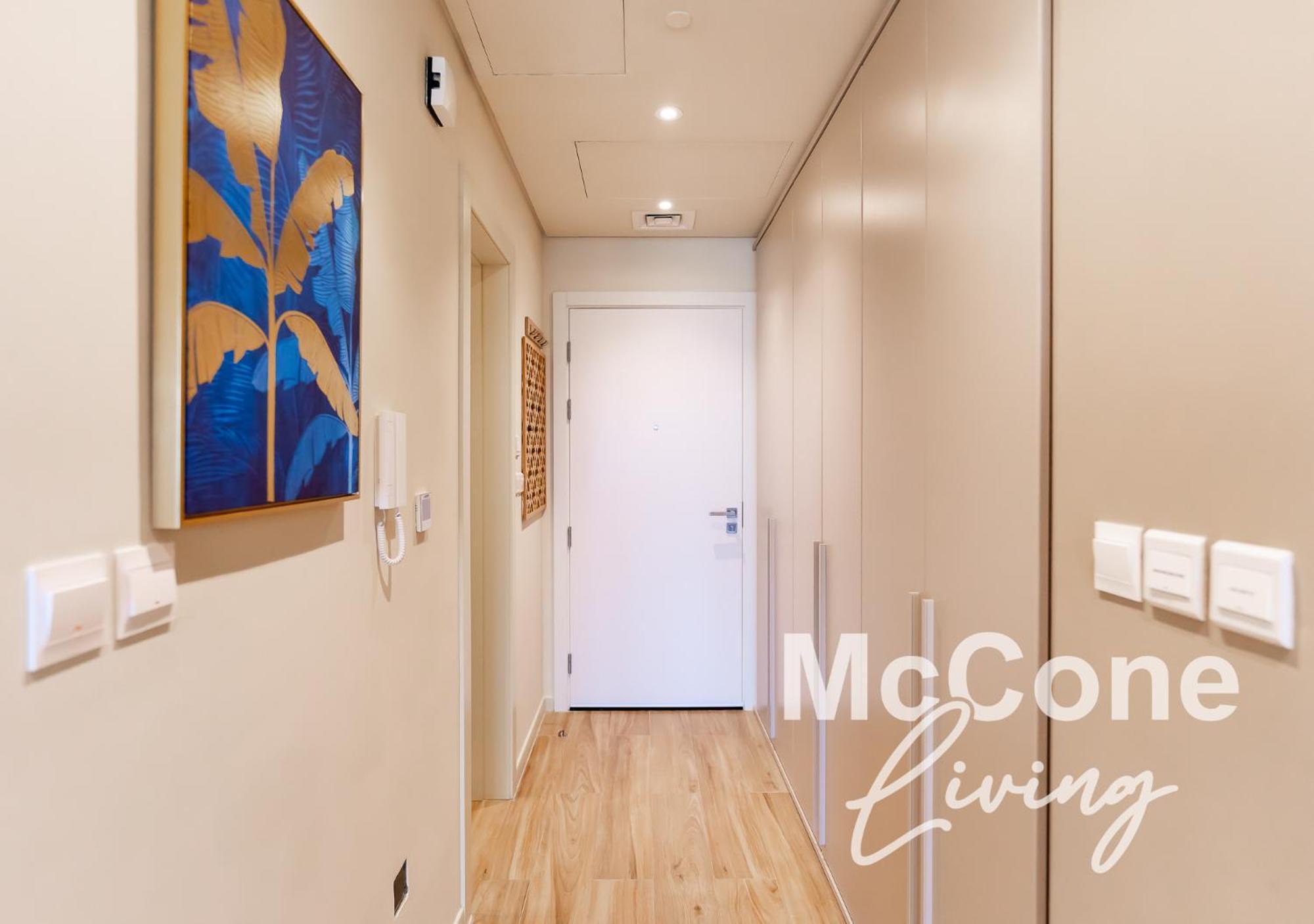 Modern Space With Free Wifi & Parking * Dubai