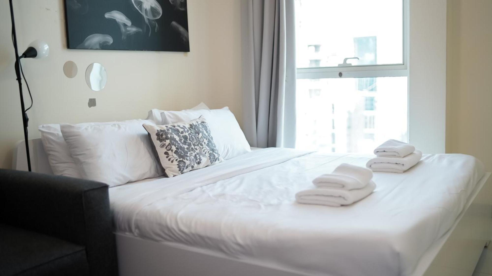 Apartment Business Bay Down Town 1607 *