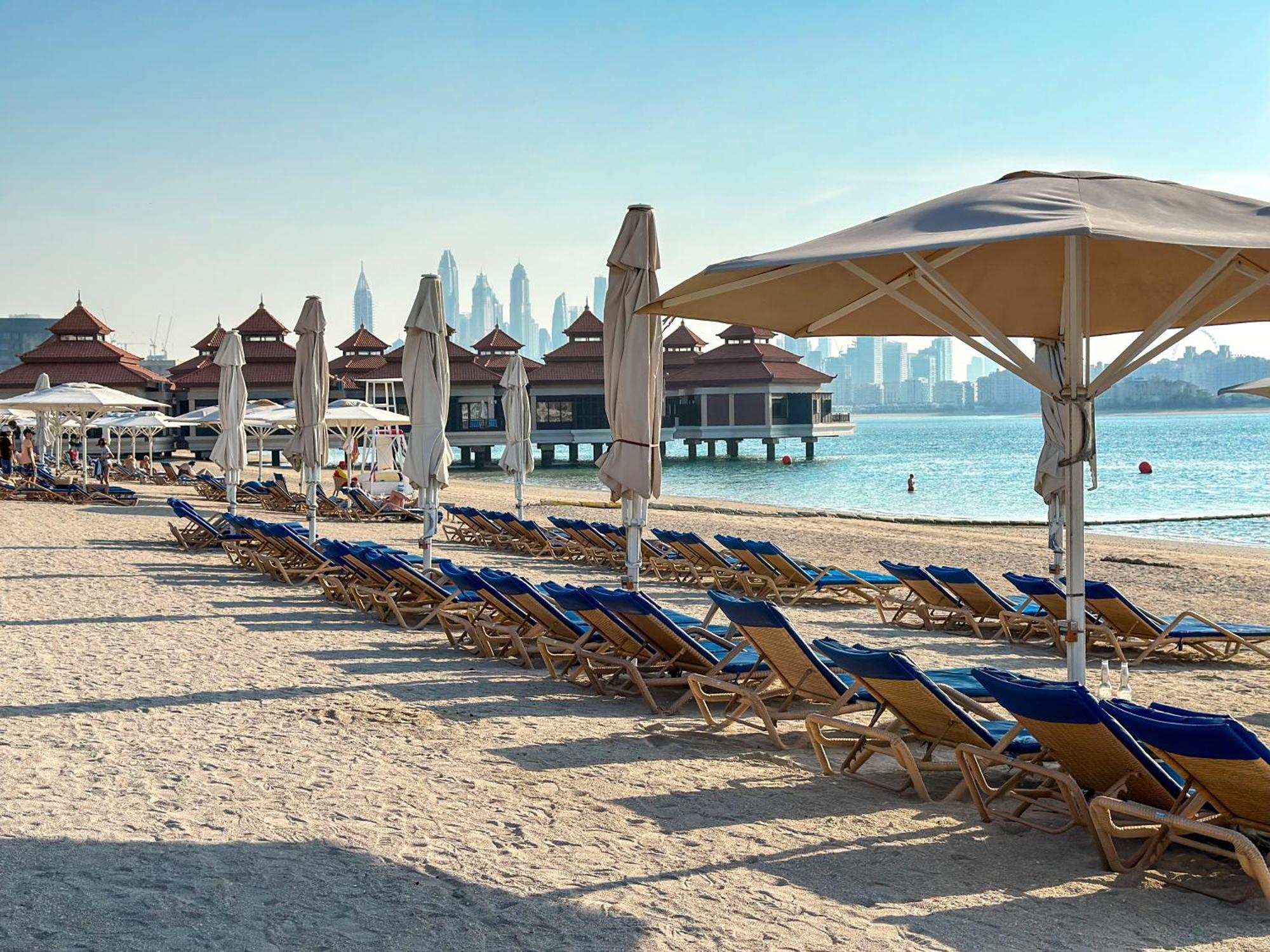 Upgraded 2br - Beachfront - 5 Star * Dubai