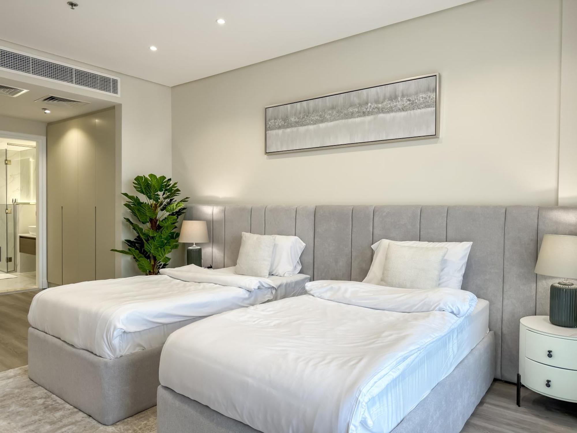 Upgraded 2br - Beachfront - 5 Star *