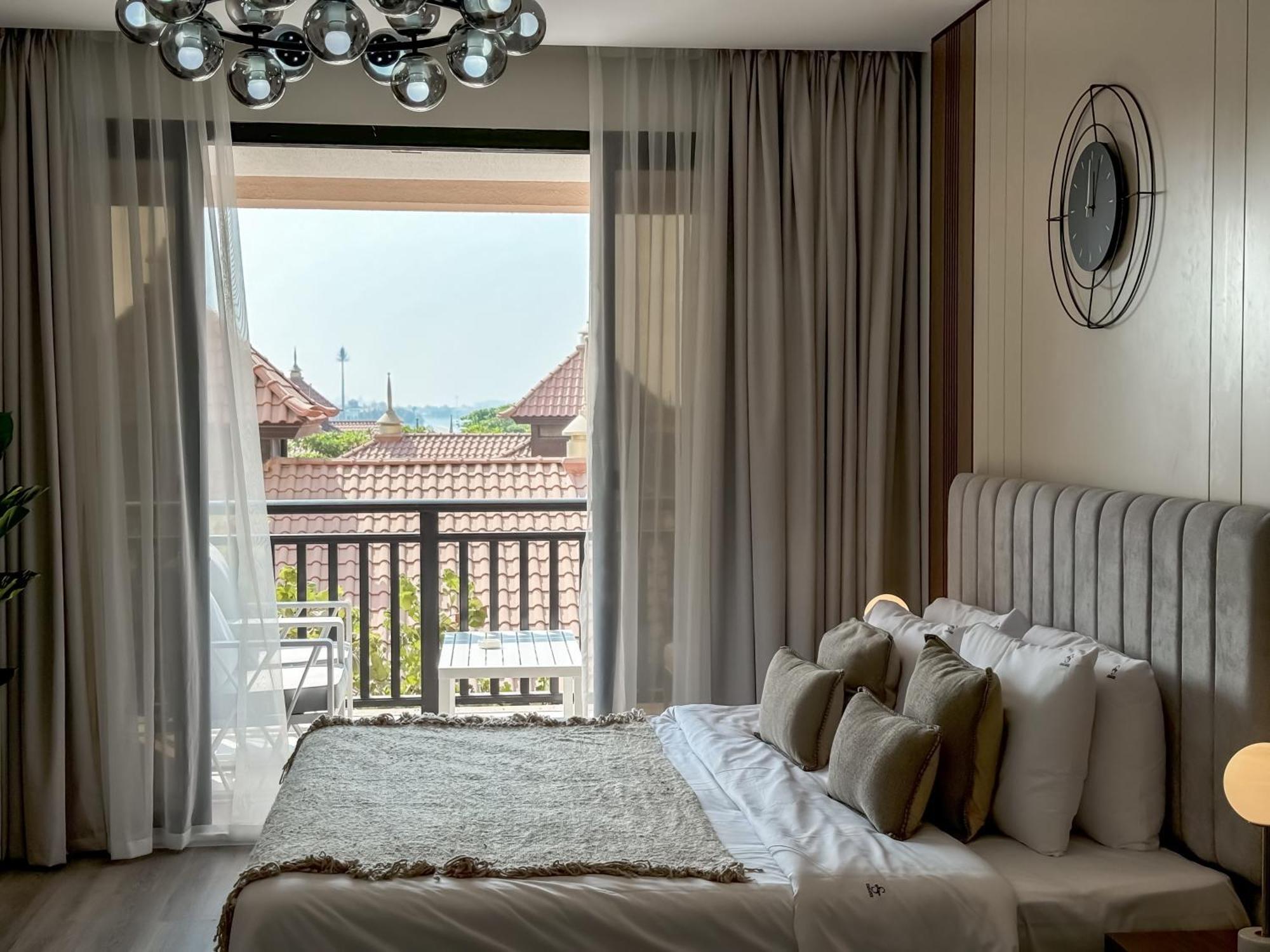 Upgraded 2br - Beachfront - 5 Star Apartment