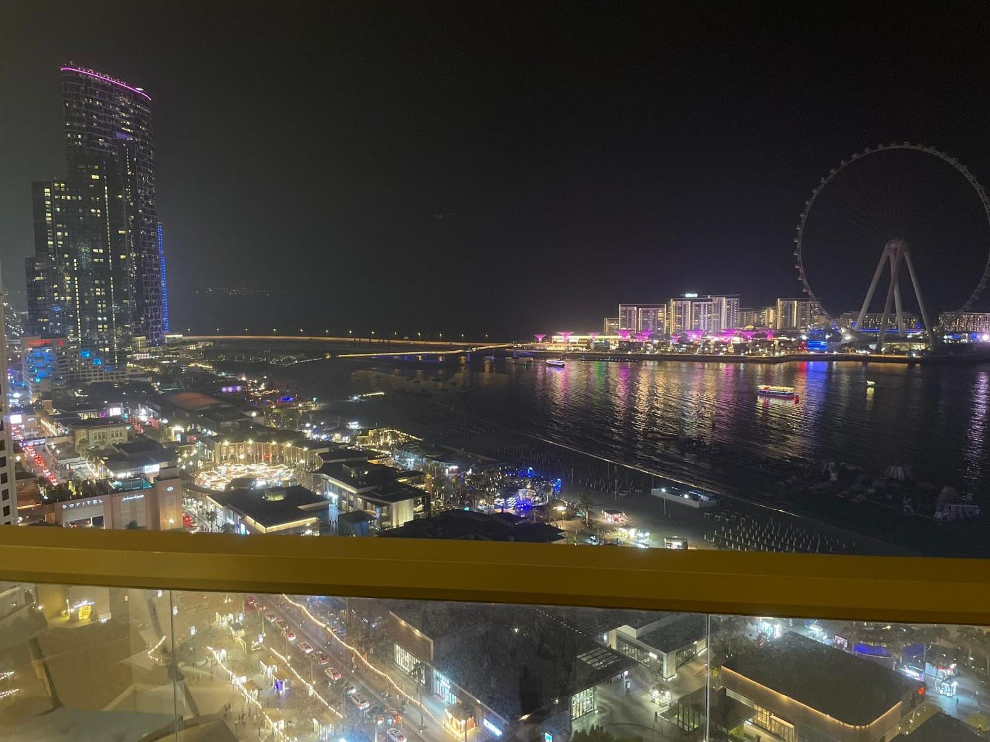 Jbr Beachfront Luxe Sea Facing Apartamento