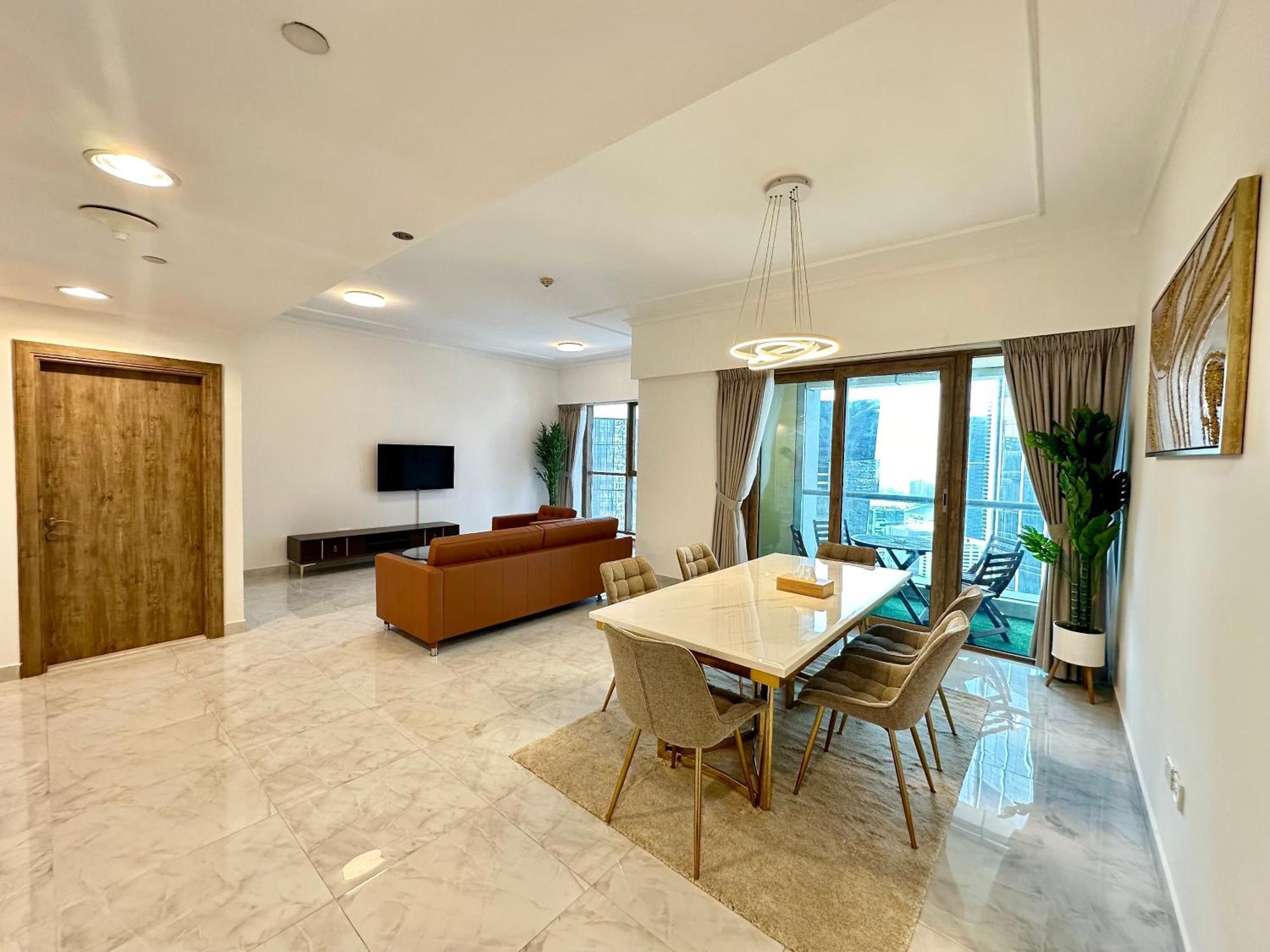 Lux I Executive Tower I Ocean View * Dubai