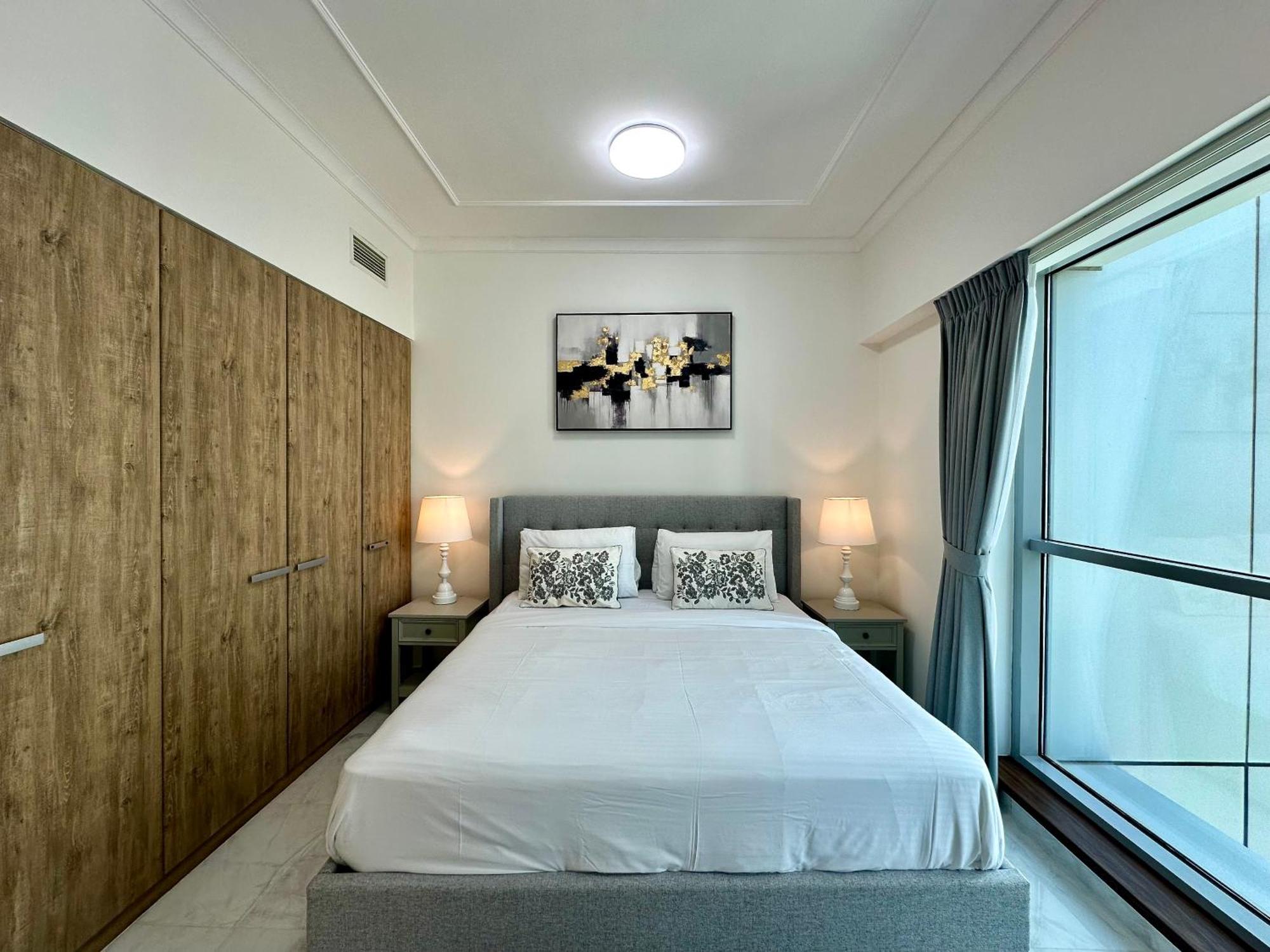 Lux I Executive Tower I Ocean View Apartment Dubai