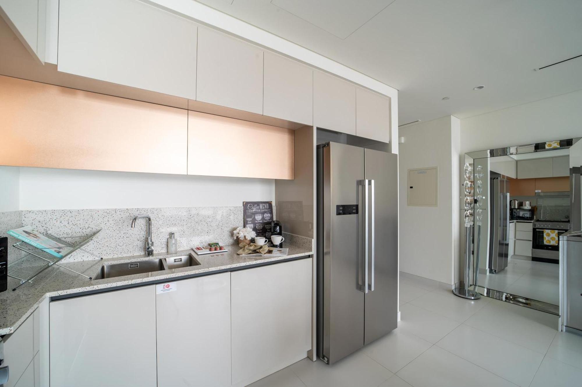 Apartment Frank Porter - Marina Vista Tower 2