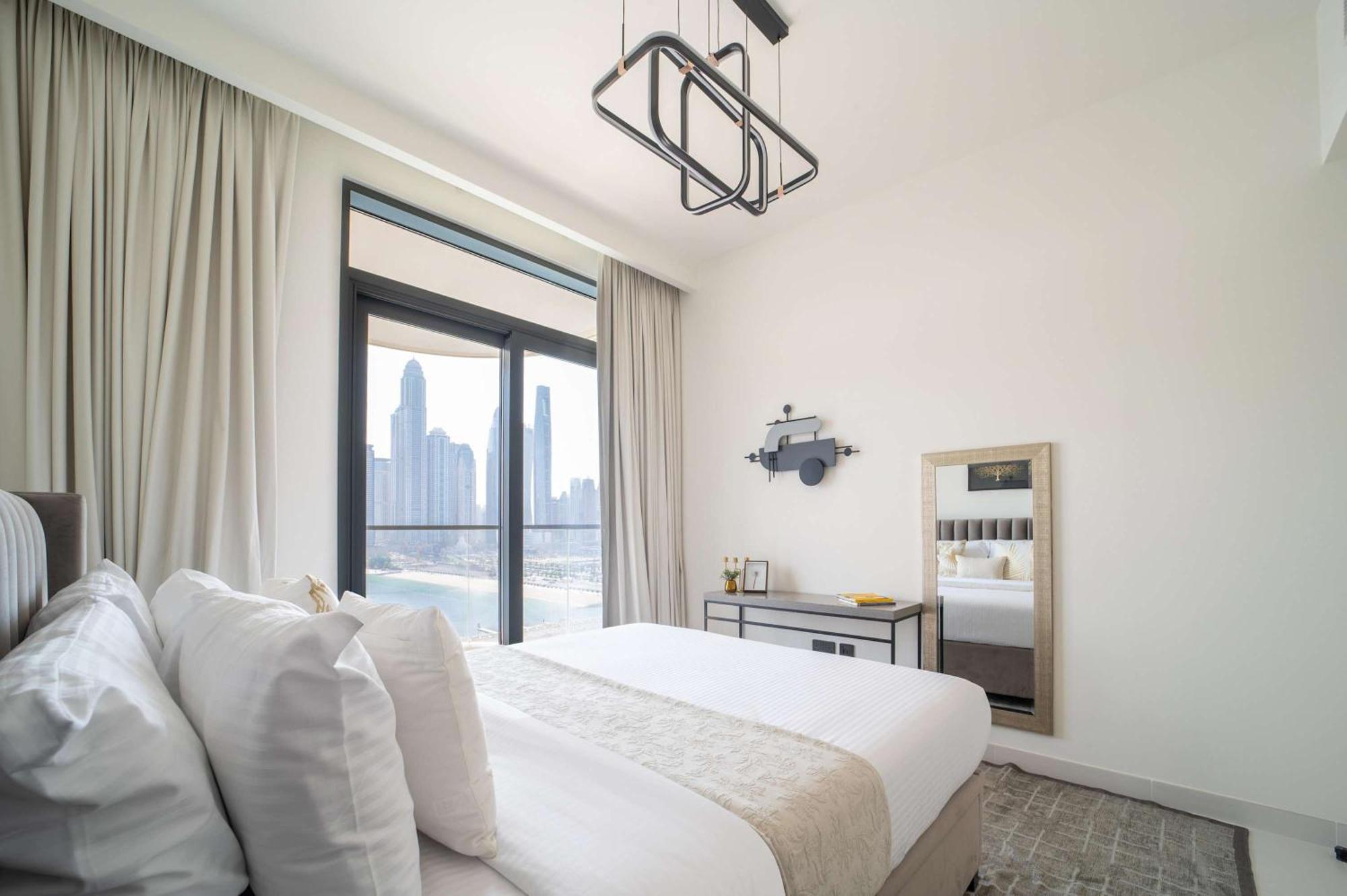 Frank Porter - Marina Vista Tower 2 Dubai