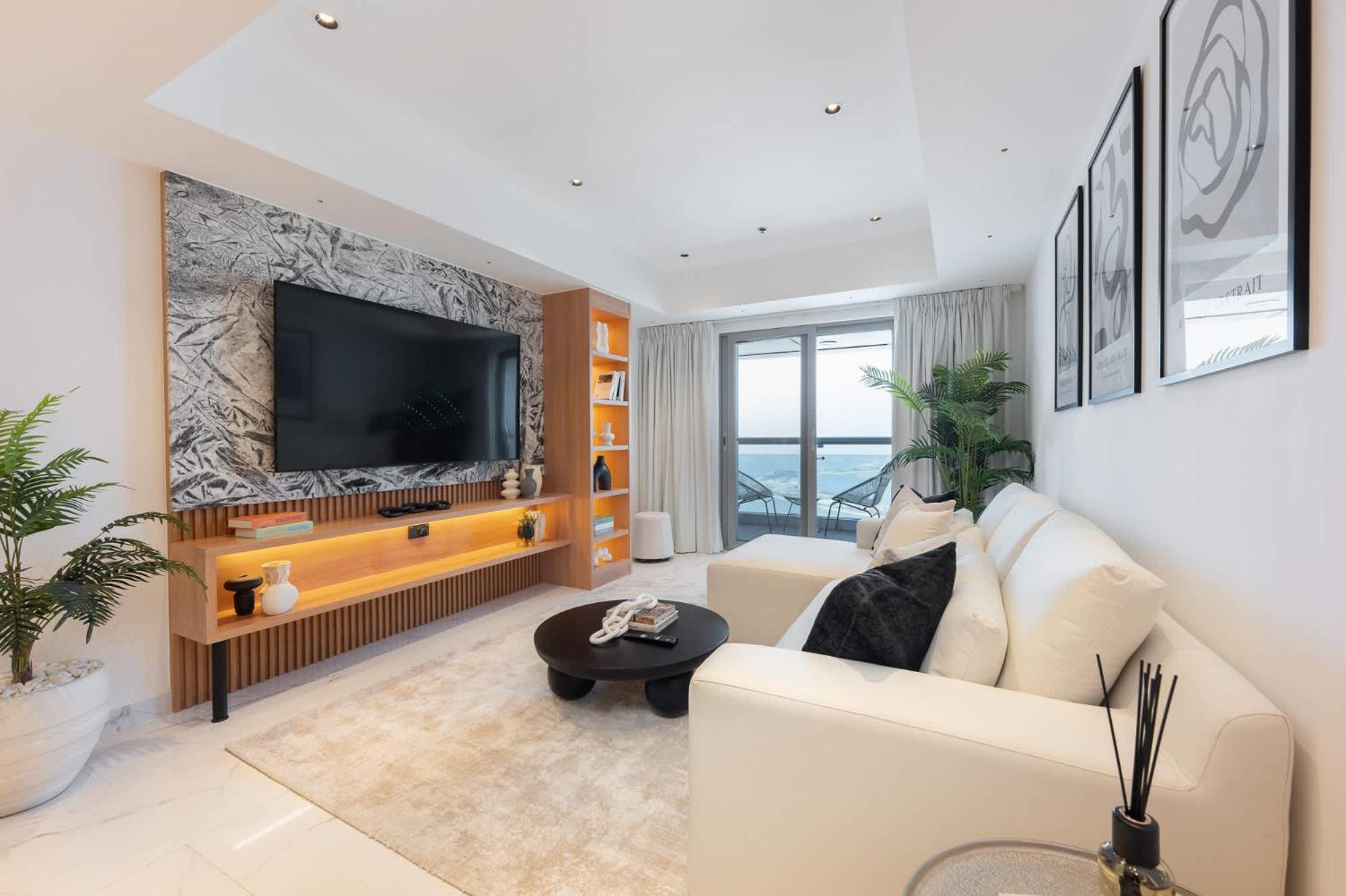 Apartment Luxurious 2-bedrooms At Princess Tower With Stunning Marina Views!