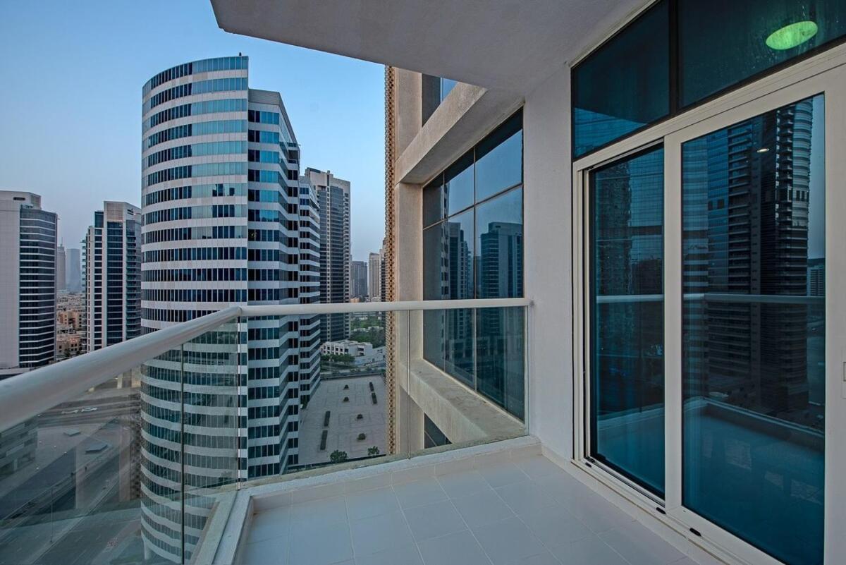 Sleek Studio Perfect For 2 In Business Bay Apartment