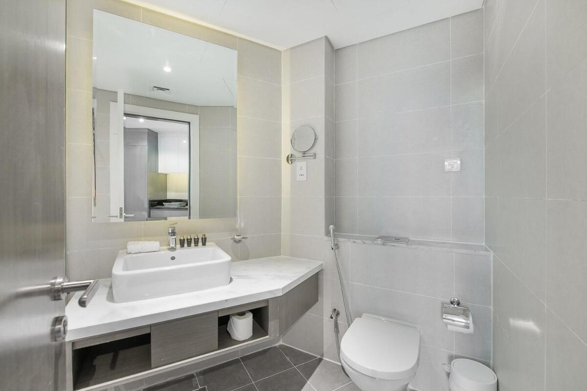 Sleek Studio Perfect For 2 In Business Bay Apartment *