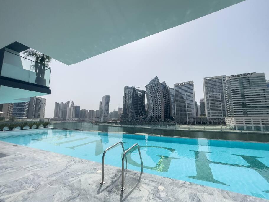 Apartment Premium 2 Bedroom With Stunning Burj Khalifa View Dubai
