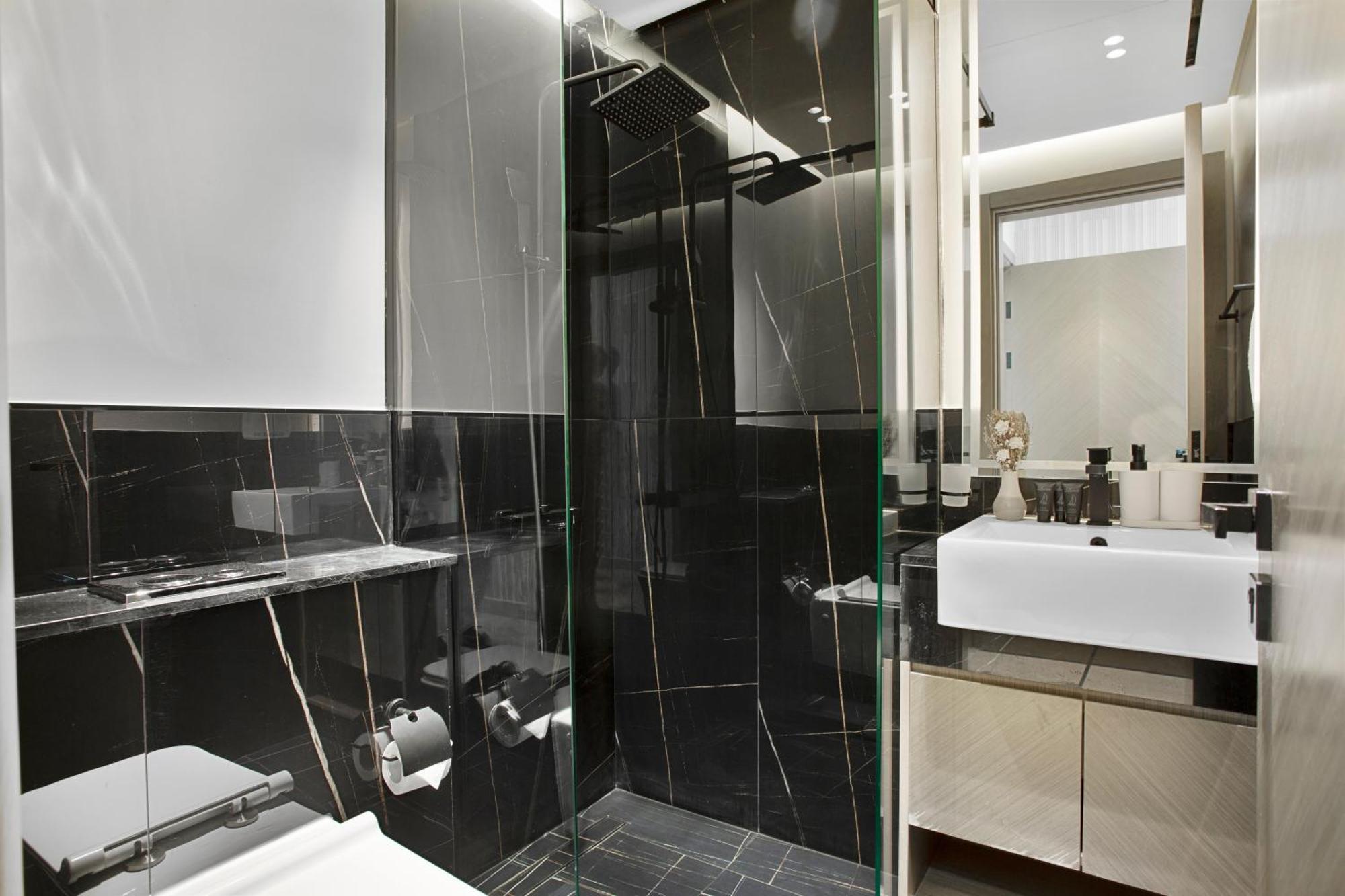 Apartment Premium 2 Bedroom With Stunning Burj Khalifa View *