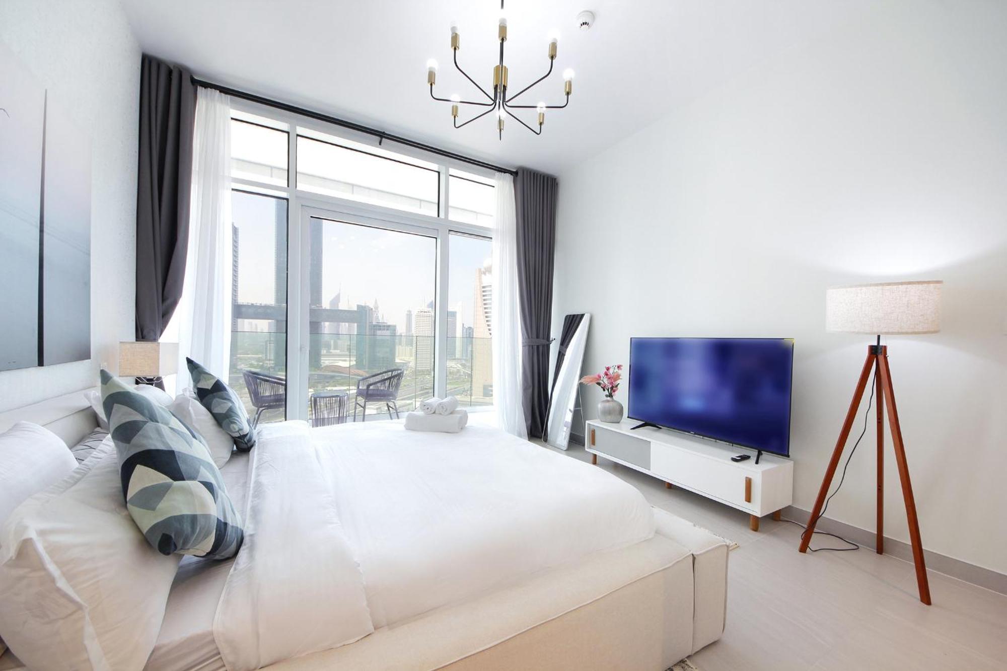 Modern 1 Bhk With Lovely Interiors - Park Gate Residences A *