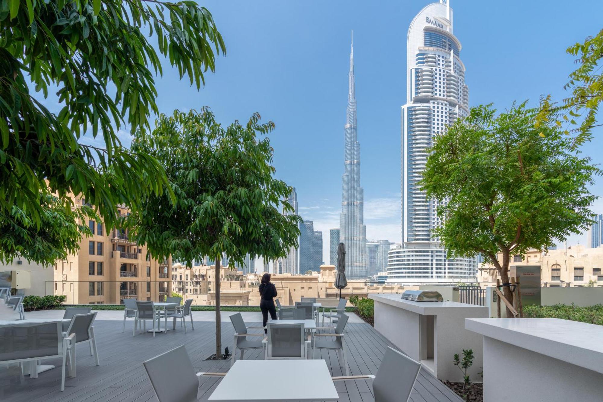 Burj Royal - Across Mall & Burj Khalifa