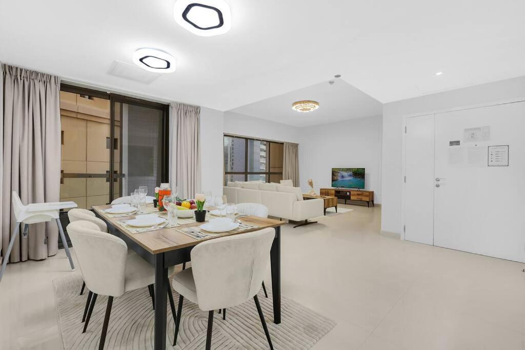 Apartamento First Class 4br Cozy Jumeirah Retreat Dubai