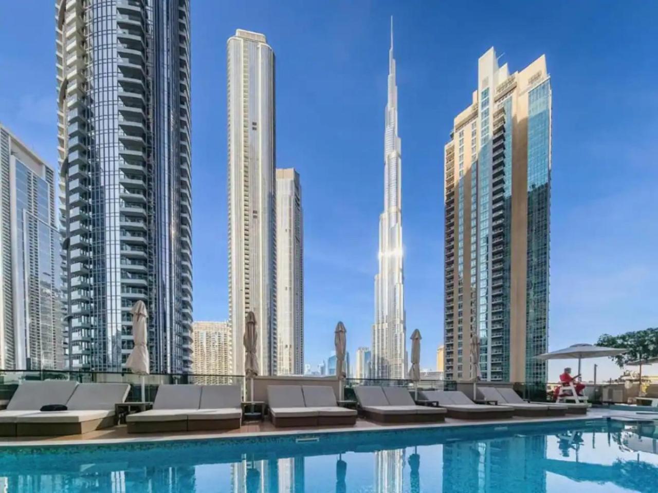 Stylish 2 Bed With Stunning Burj Khalifa View In Downtown *