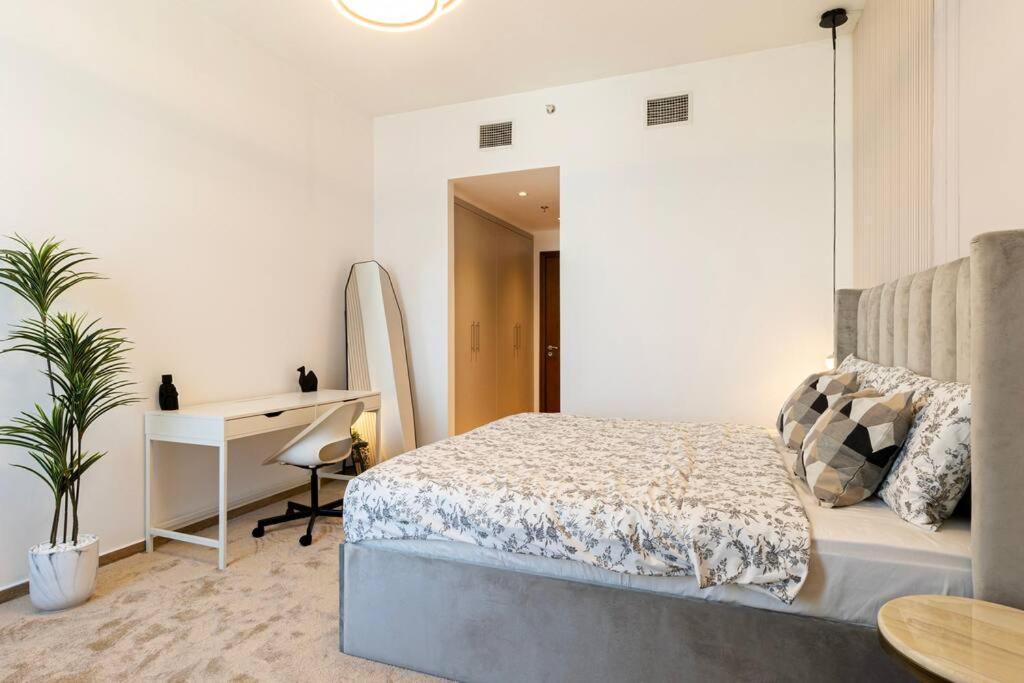 Burj Khalifa View In Business Bay Apartment *