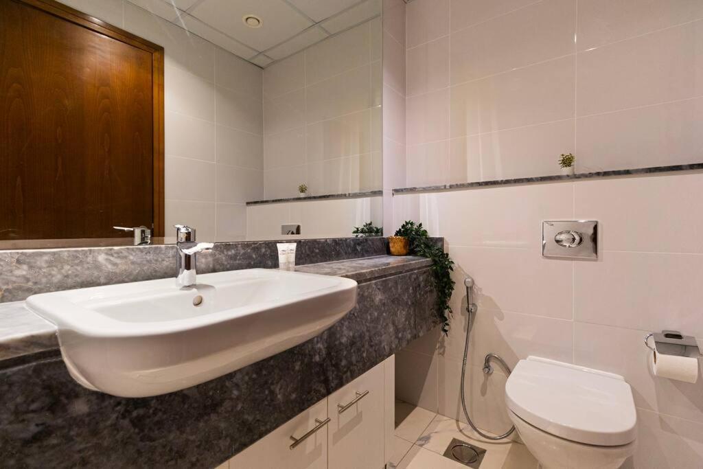 Burj Khalifa View In Business Bay Apartment Dubai