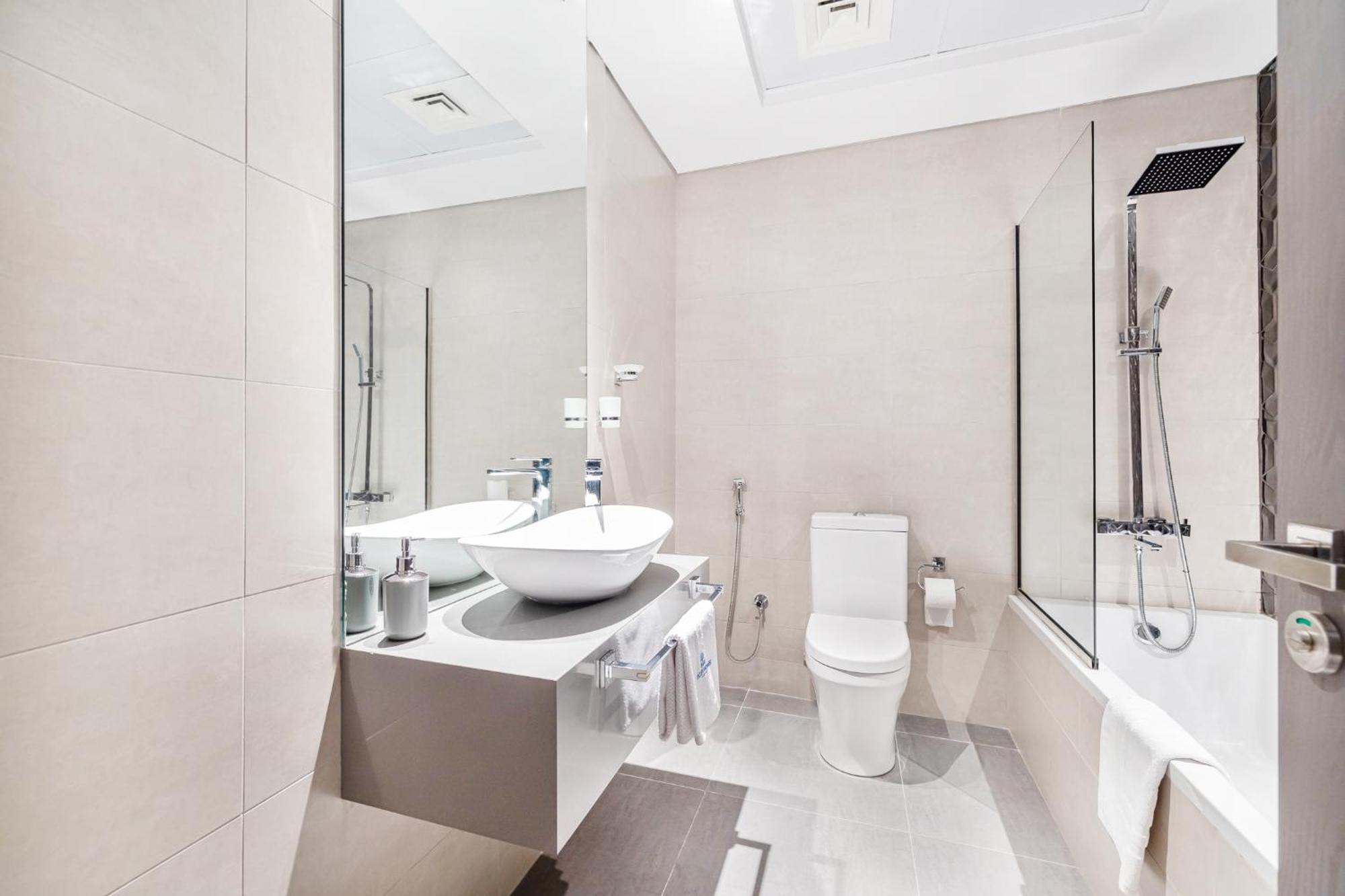 Modern Bright In Business Bay Apartment Dubai