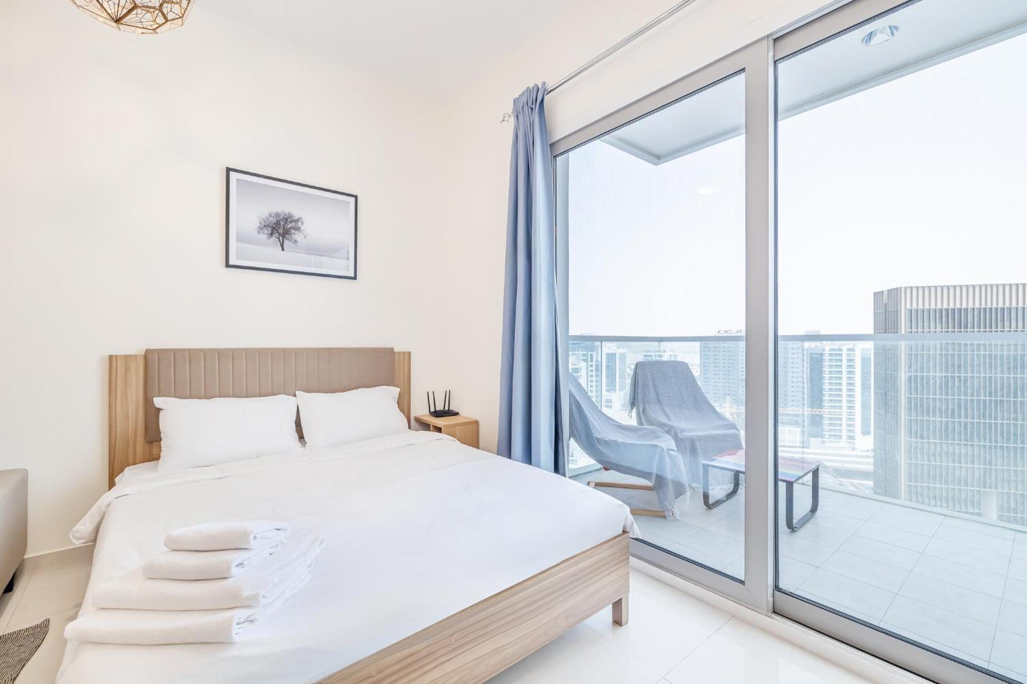 Modern Bright In Business Bay Apartment Dubai