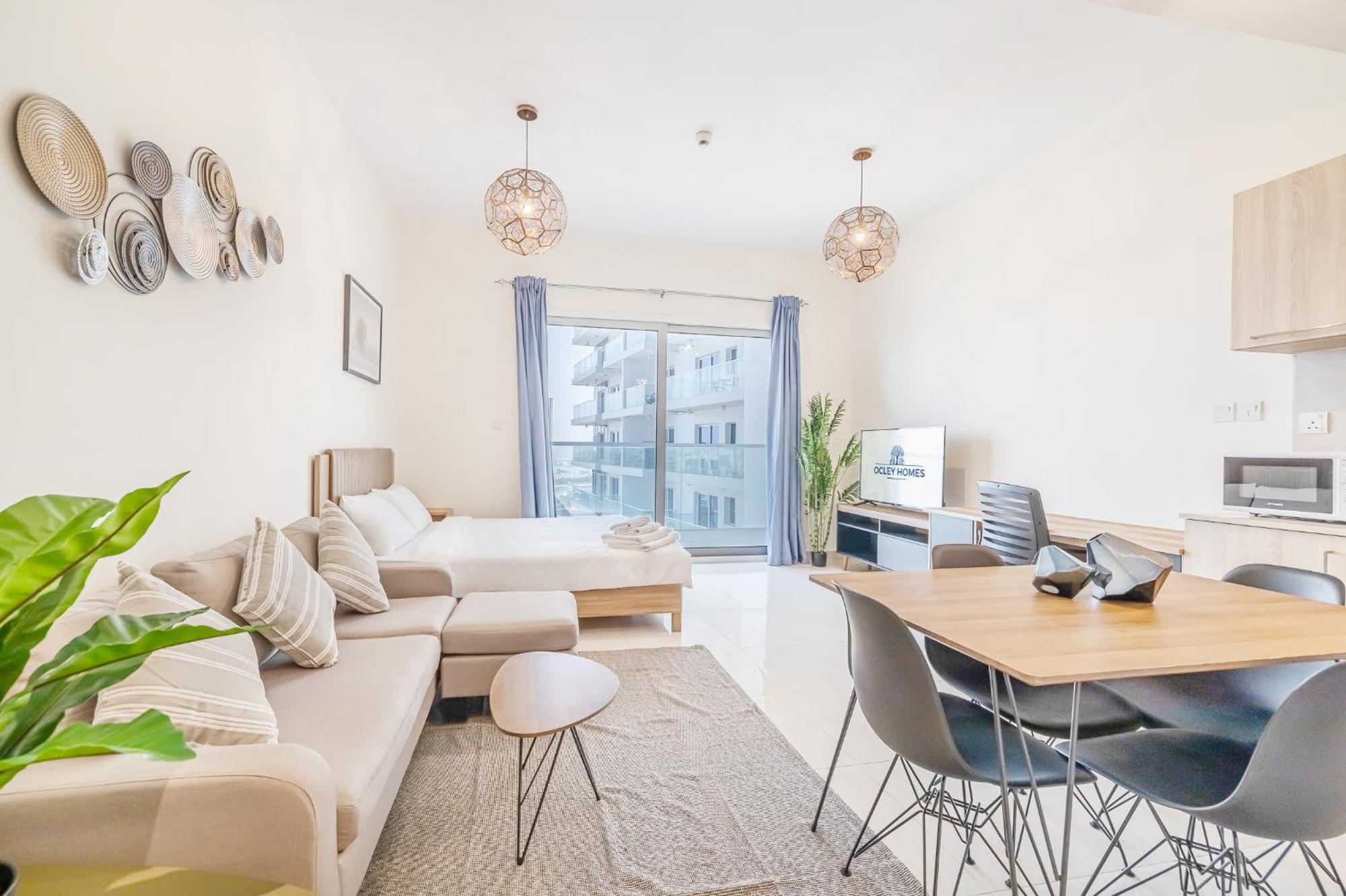 Modern Bright In Business Bay *