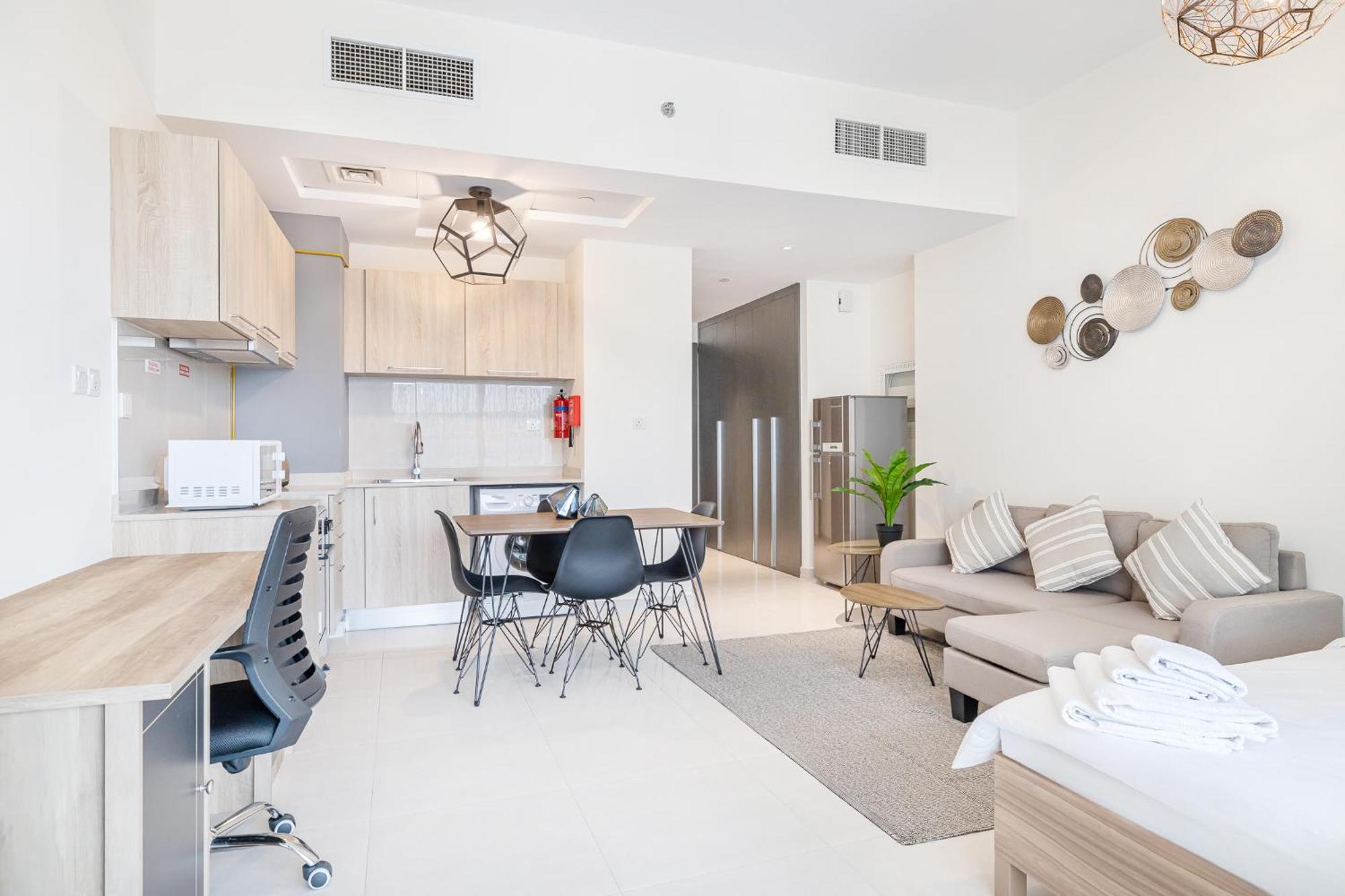 Modern Bright In Business Bay