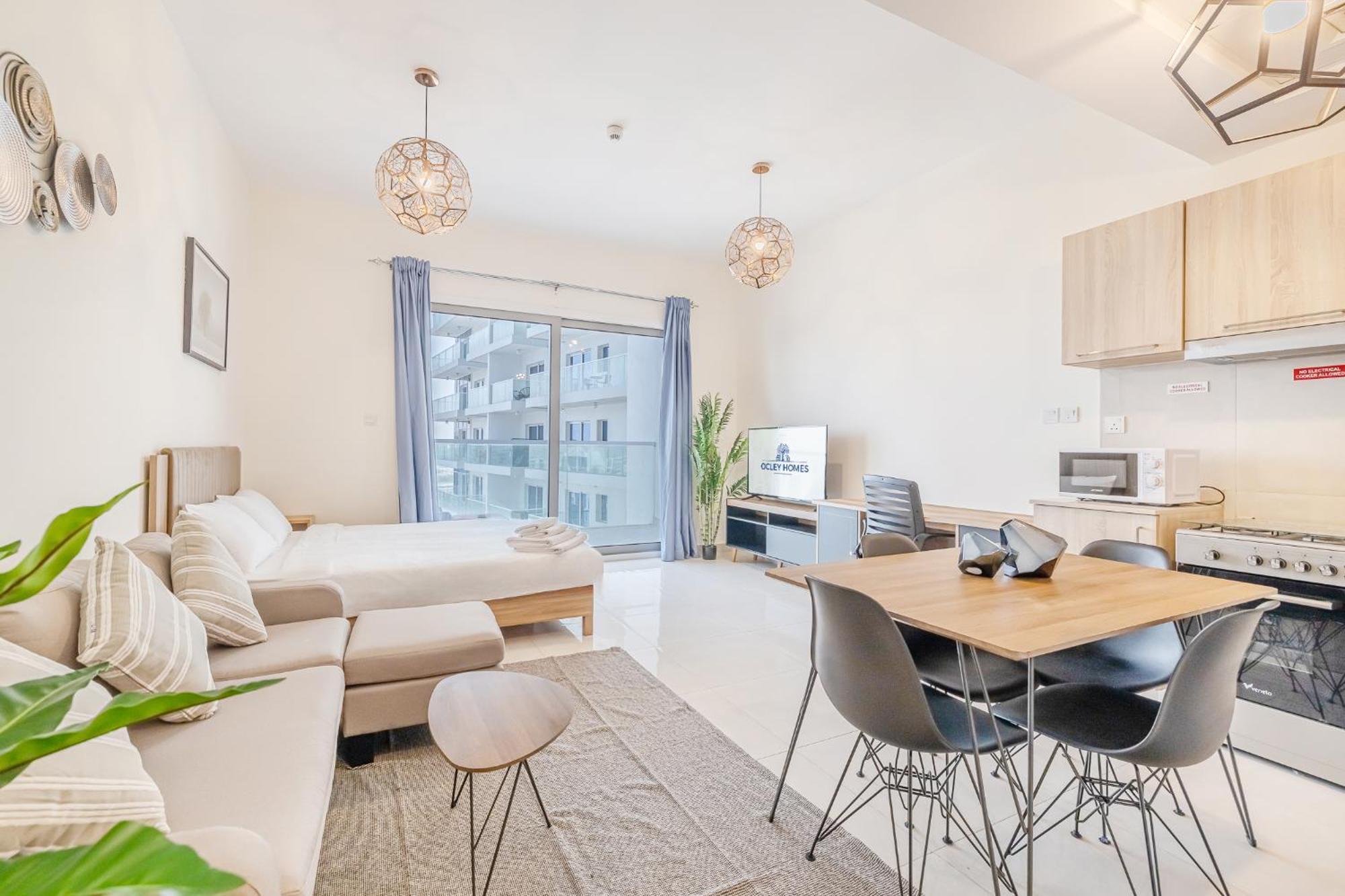 Modern Bright In Business Bay Apartment *