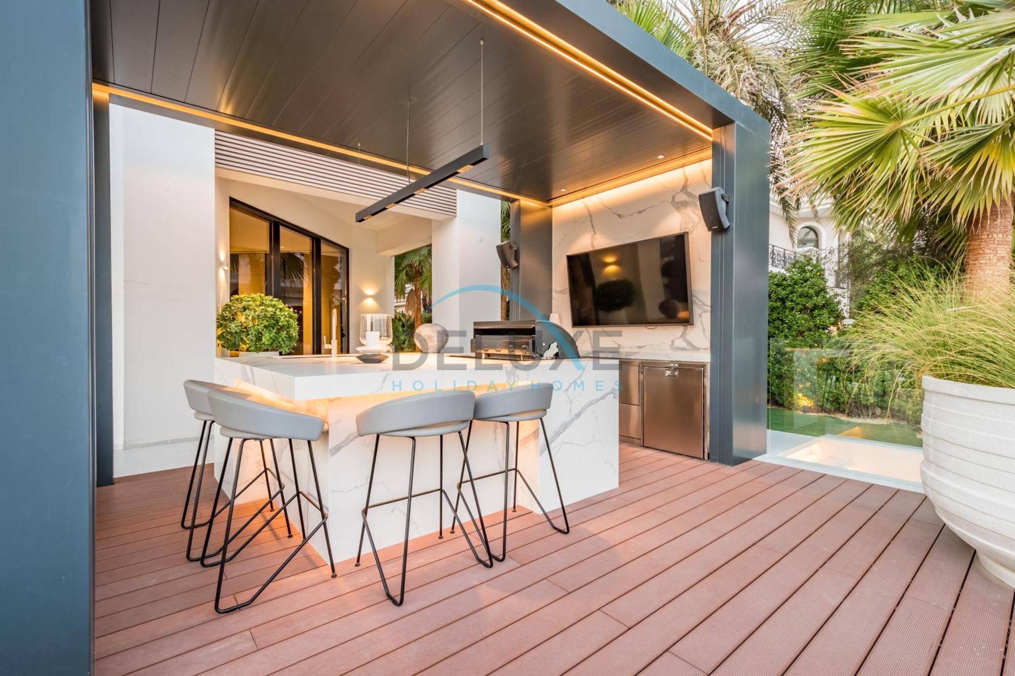Exclusive 4br With 2 Assistant And Private Pool In Frond K, Palm Jumeirah By Deluxe Homes Apartment Dubai