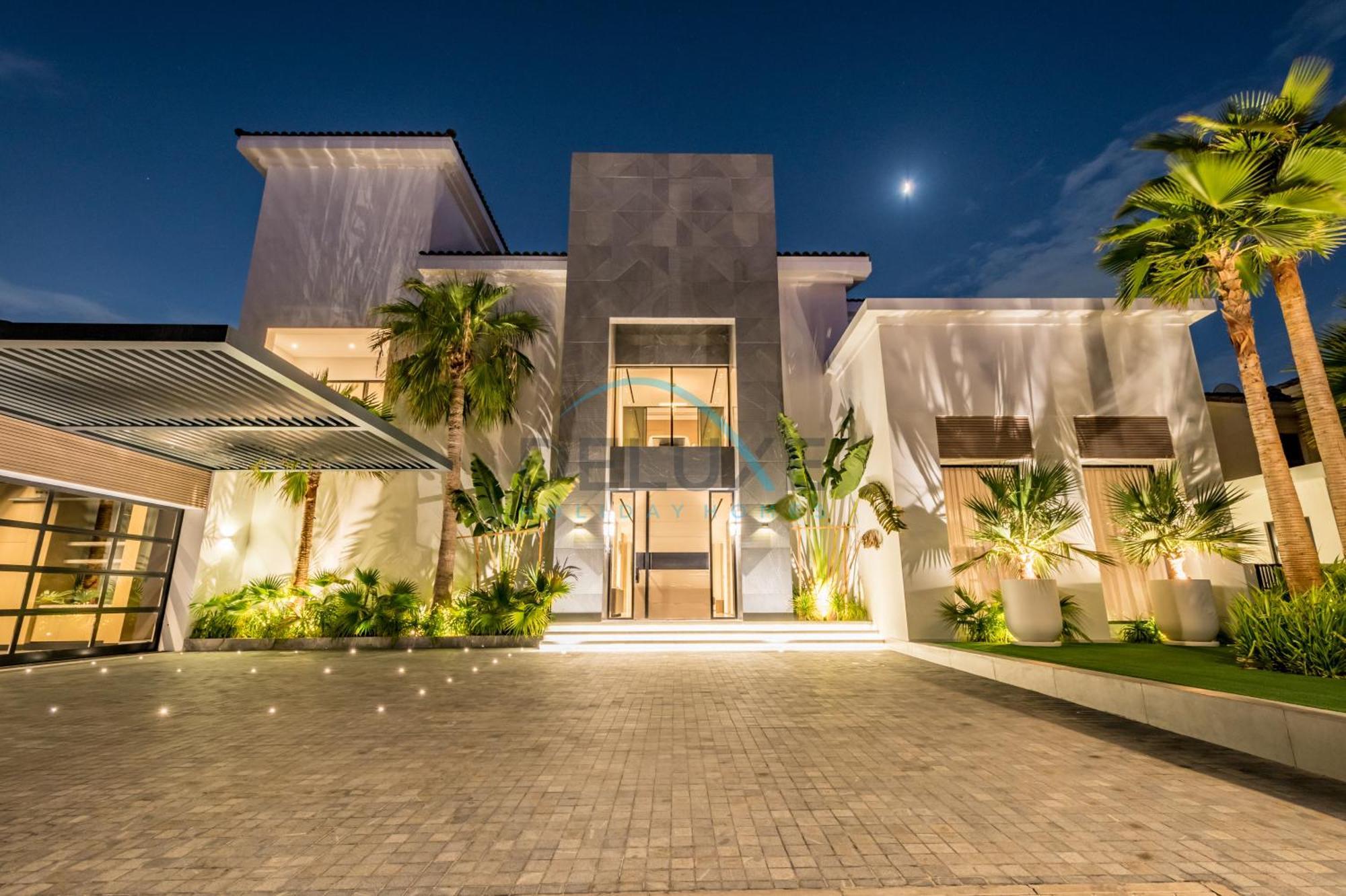 Exclusive 4br With 2 Assistant And Private Pool In Frond K, Palm Jumeirah By Deluxe Homes Apartment Dubai