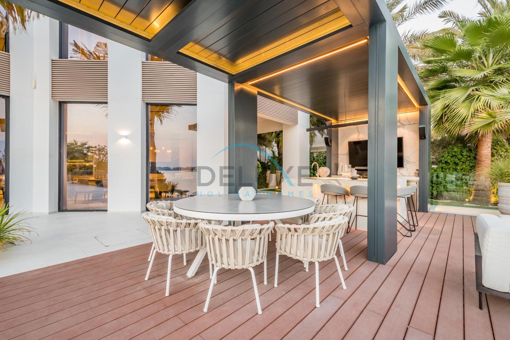 Apartment Exclusive 4br With 2 Assistant And Private Pool In Frond K, Palm Jumeirah By Deluxe Homes Dubai