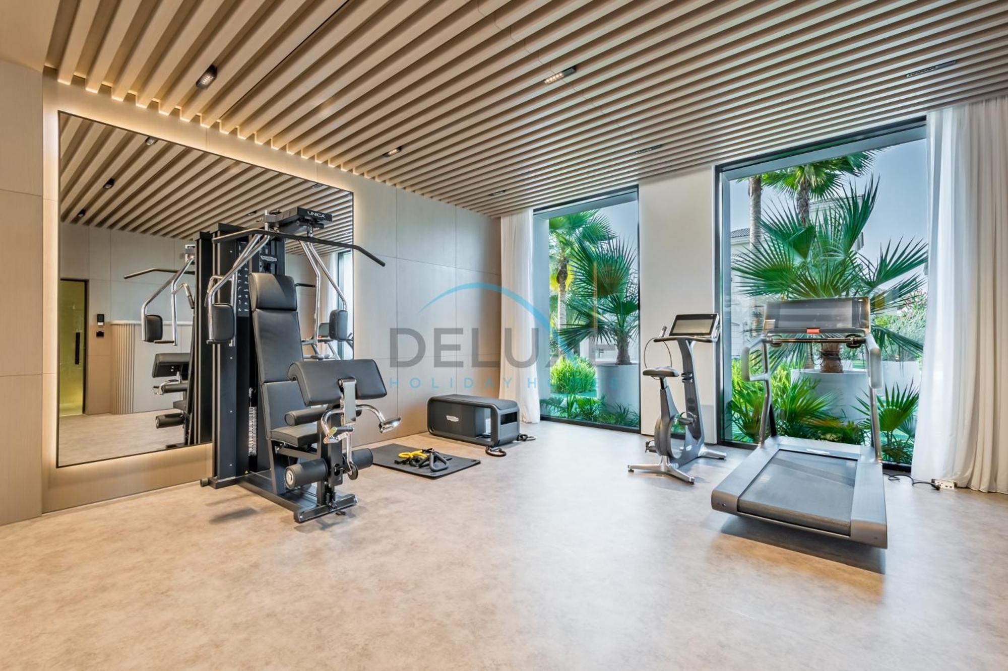Exclusive 4br With 2 Assistant And Private Pool In Frond K, Palm Jumeirah By Deluxe Homes Dubai