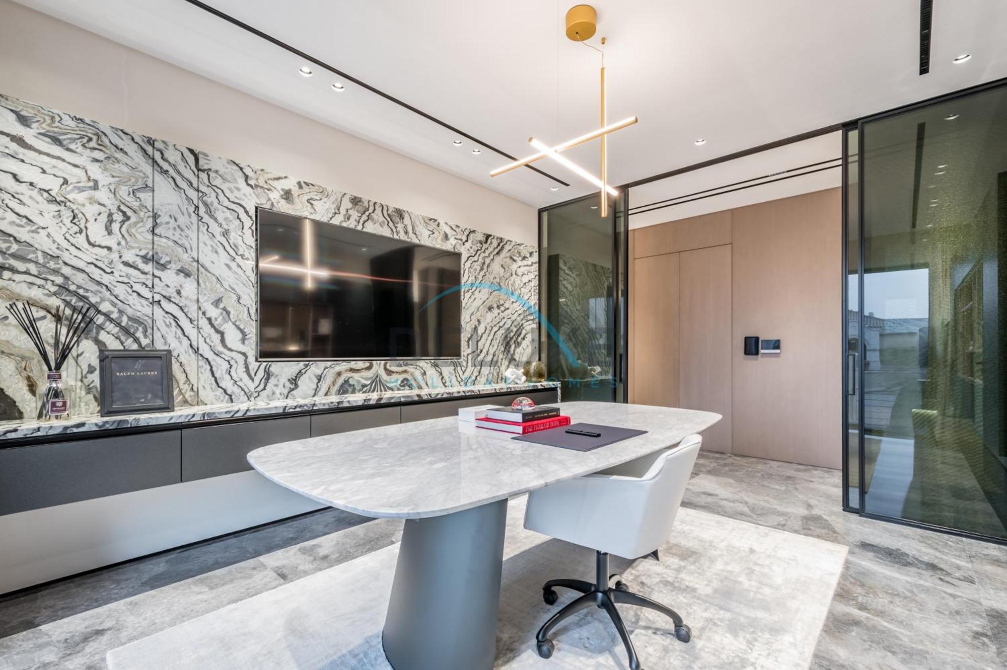 Exclusive 4br With 2 Assistant And Private Pool In Frond K, Palm Jumeirah By Deluxe Homes Apartment