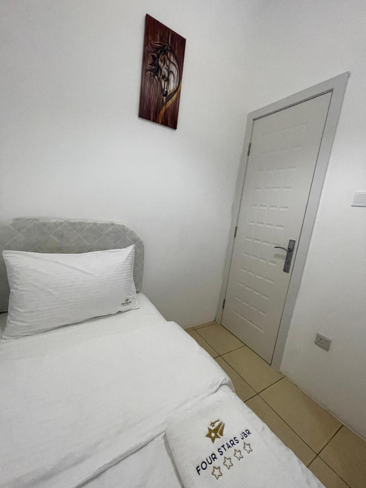 Four Stars Marina Jbr Hotel