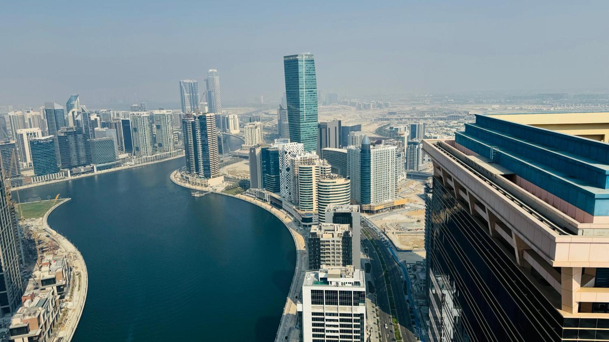 Very Spacious 2 Bedroom Modern Comfort In The Heart Of Apartment Dubai