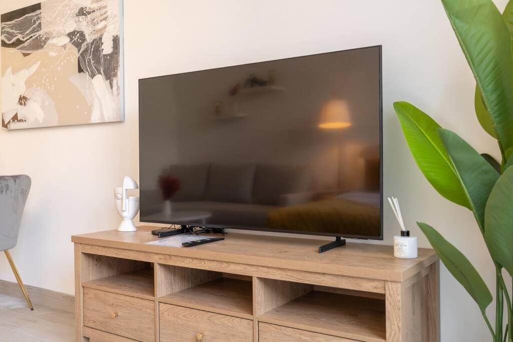 New Charming In Jvc Apartment