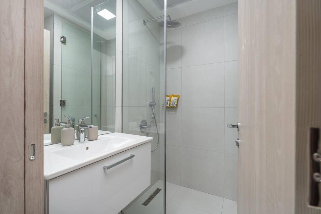 New Charming In Jvc Apartment