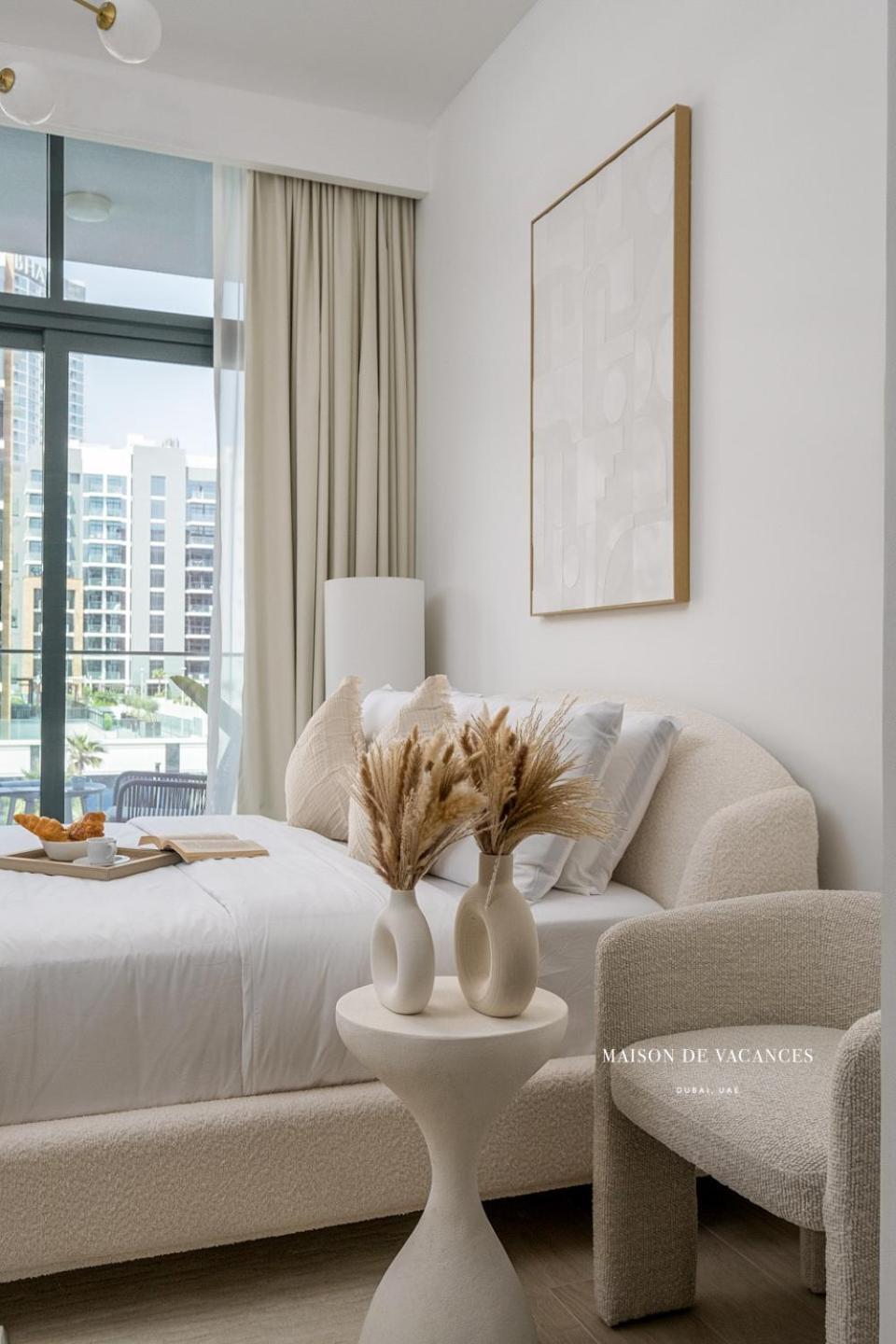Stylish Getaway 10 Minutes To Mall Apartment