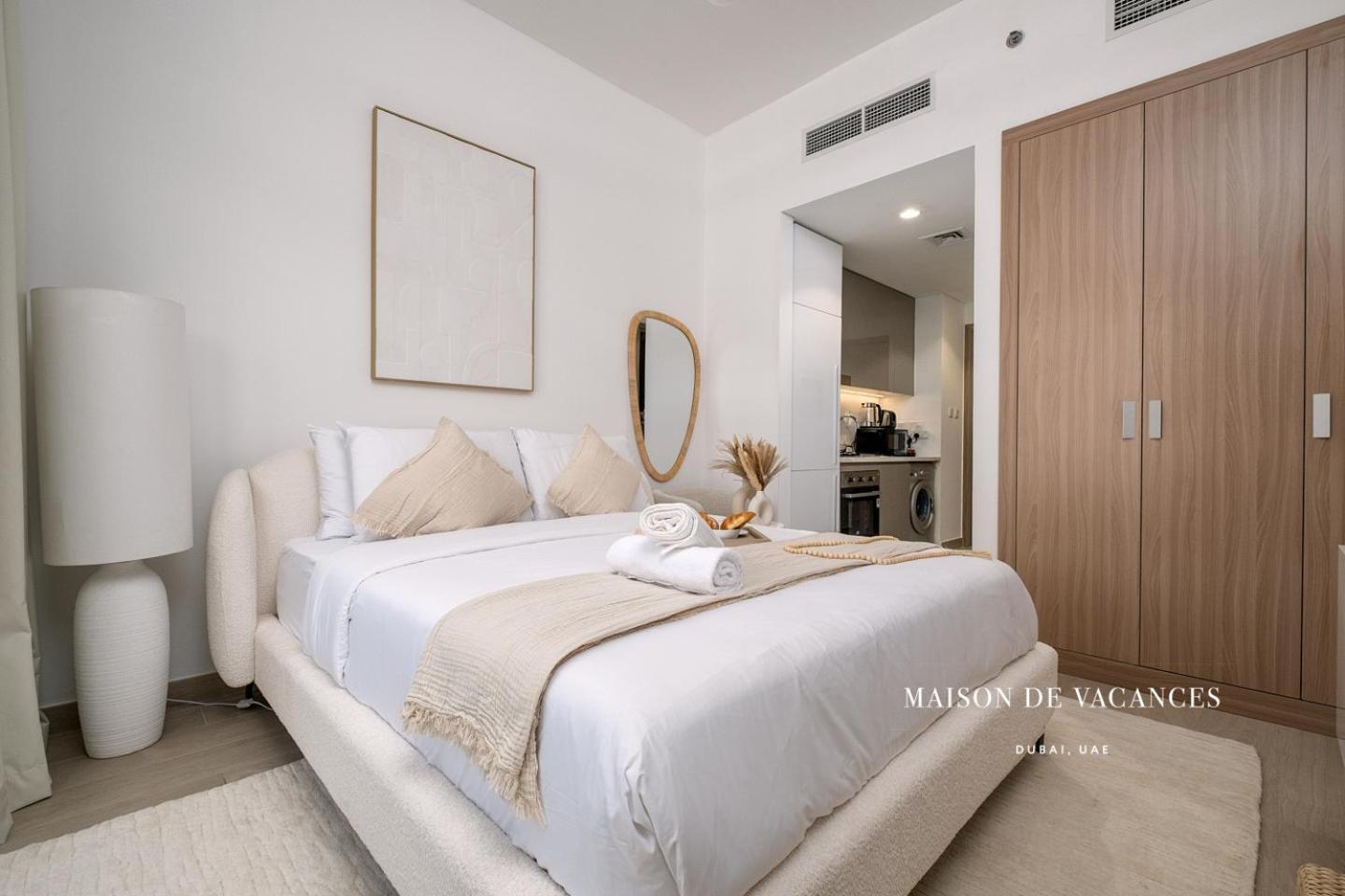 Stylish Getaway 10 Minutes To Mall *