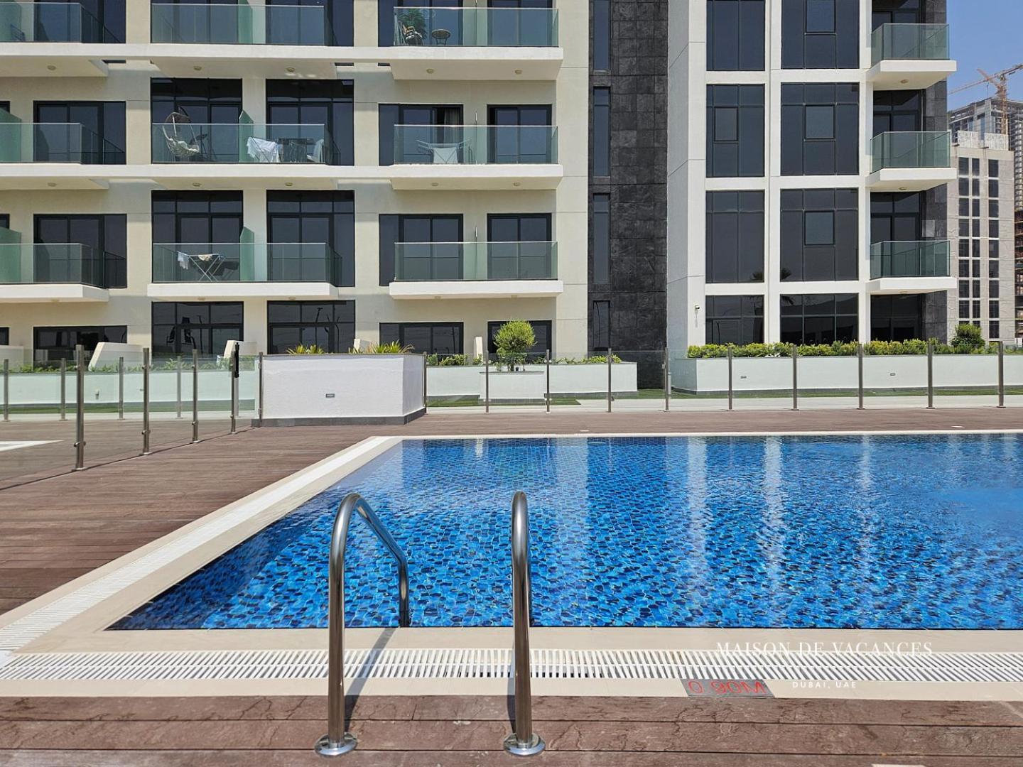 Stylish Getaway 10 Minutes To Mall