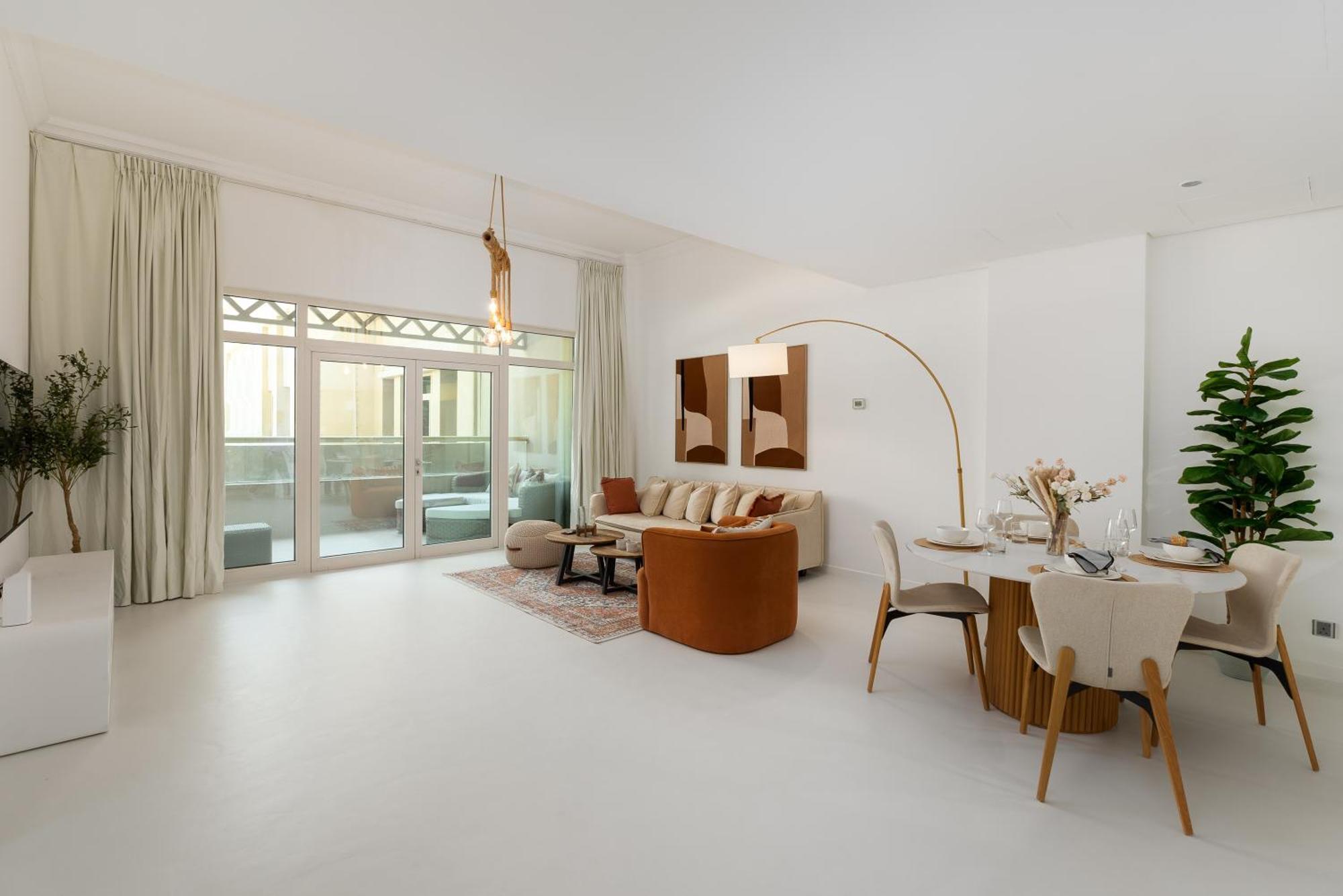 Shoreline 4, Palm Jumeirah - Mint Apartment *