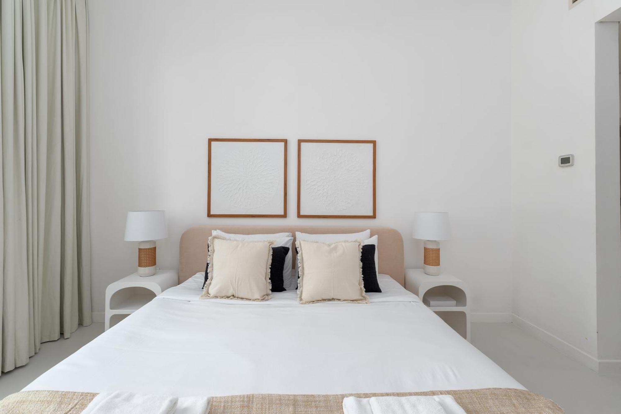 Shoreline 4, Palm Jumeirah - Mint Apartment *