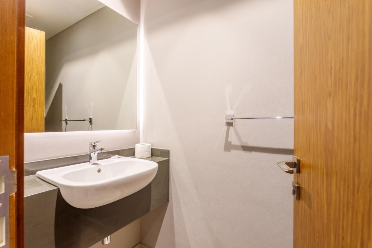Stunning Marina Waterfront 2 Bed Escape Daire Dubai