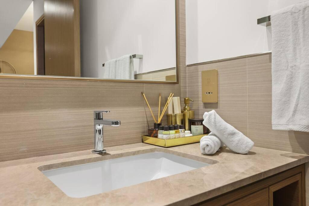 Apartamento First Class 1br Heart Of Tranquility Dubai