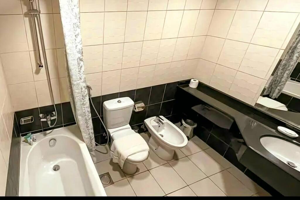 Spacious 2 Bedroom With View