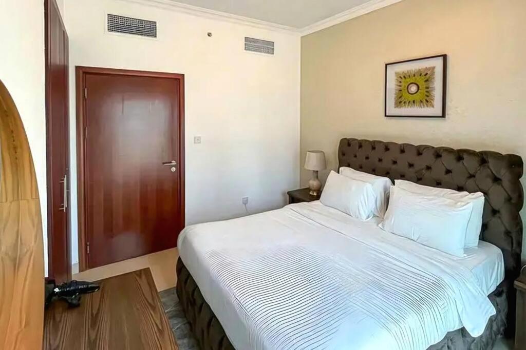 Spacious 2 Bedroom With View Apartment