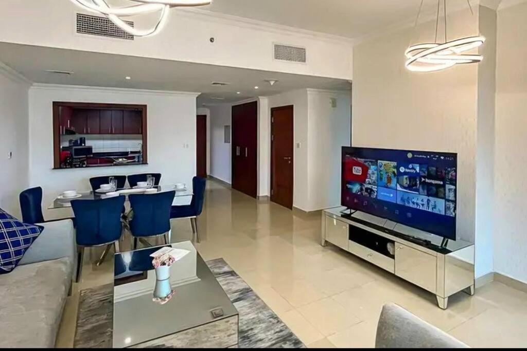 Spacious 2 Bedroom With View Apartment *