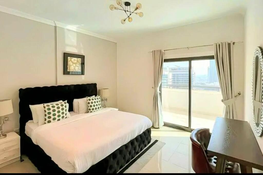 Spacious 2 Bedroom With View Apartment