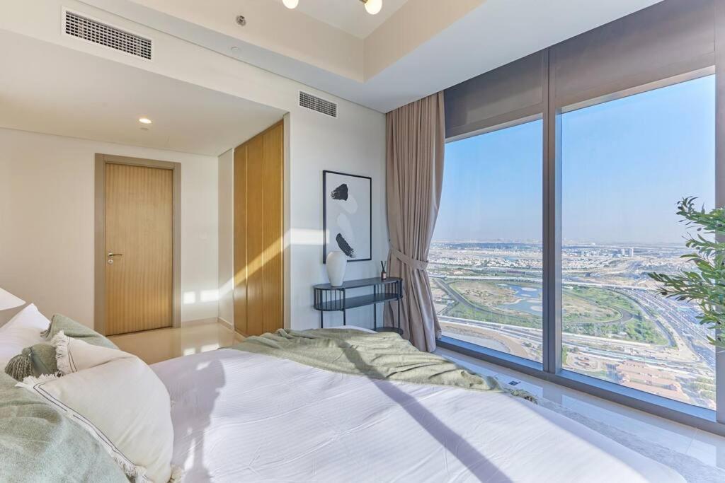 Easemytrip - Elegant 3br On 53rd Floor With Stunning Views Apartment *