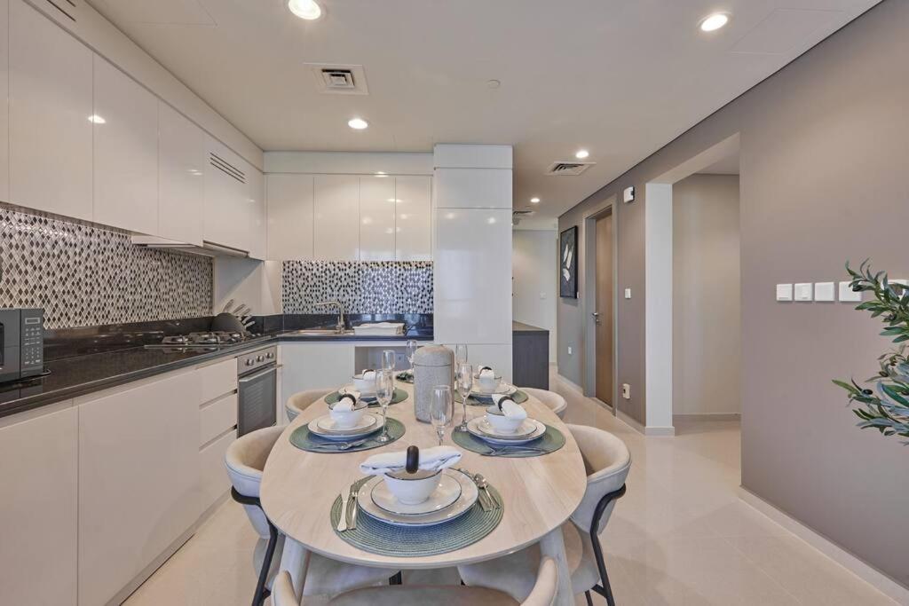 Apartment Easemytrip - Elegant 3br On 53rd Floor With Stunning Views