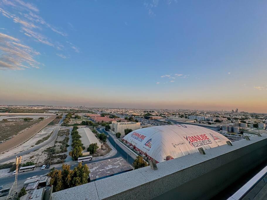 Apartment Easemytrip - Elegant 3br On 53rd Floor With Stunning Views
