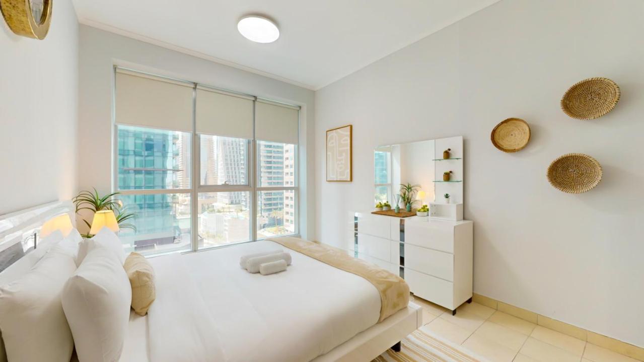 Torch Tower - Cosy Two Bedroom In Marina Apartment